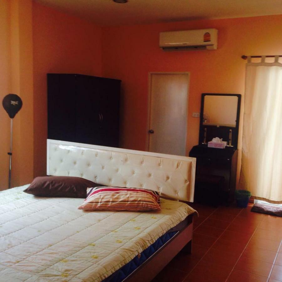 J&E Hotel Nong Prue Buitenkant foto