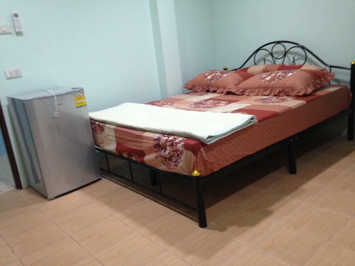 J&E Hotel Nong Prue Buitenkant foto